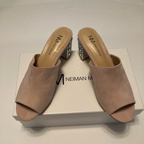 Neiman Marcus Slides - Picture 5 of 8